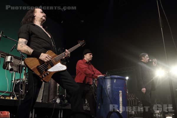 EINSTURZENDE NEUBAUTEN - 2017-05-28 - PARIS - Nef Nord - Grande Halle - Christian Emmerich [Blixa Bargeld] - Alexander von Borsig [Alexander Hacke] - Andrew Chudy